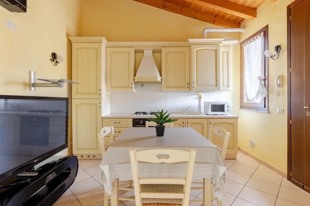 Elegance Apartment Ancient Rovere Сирмионе Экстерьер фото
