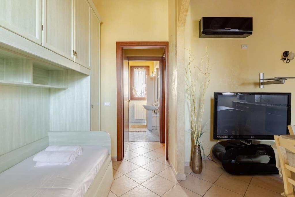 Elegance Apartment Ancient Rovere Сирмионе Экстерьер фото