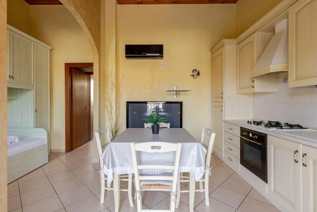 Elegance Apartment Ancient Rovere Сирмионе Экстерьер фото